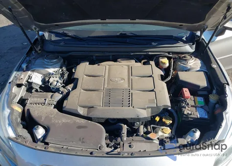 2015 Subaru Legacy 3.6R Limited z USA, uszkodzony, nr VIN 4S3BNEN64F3065090